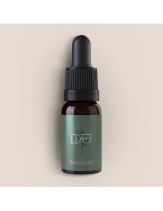 Botella de aceite de CBD de espectro completo al 5% con sabor cítrico, frasco marrón con gotero y etiqueta verde.